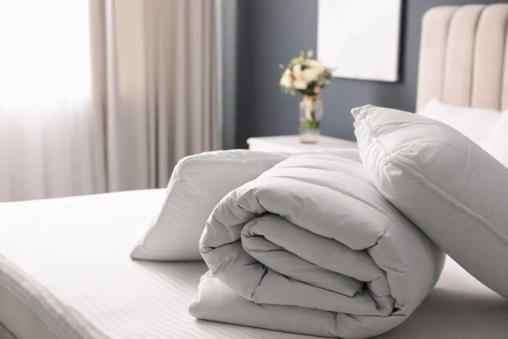 Blanket vs. Comforter vs. Duvet: